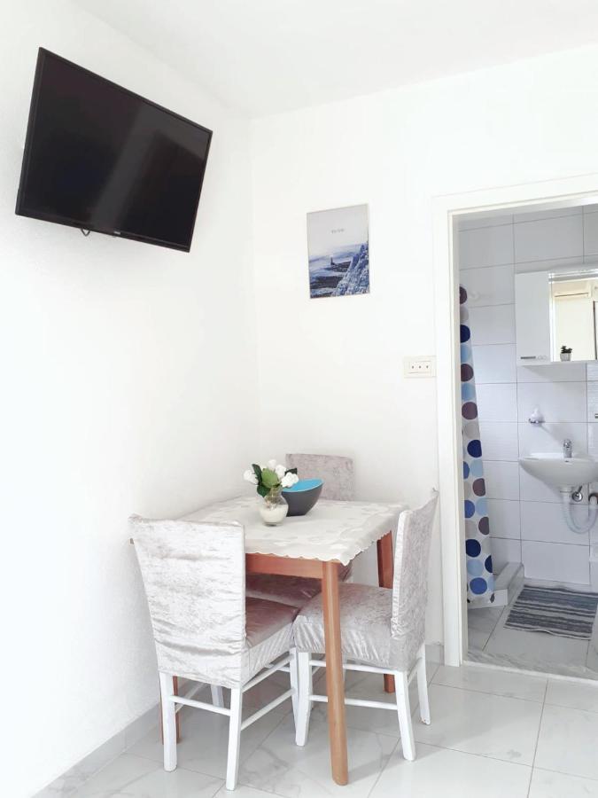 נאום Apartmani Lezenic Dada מראה חיצוני תמונה